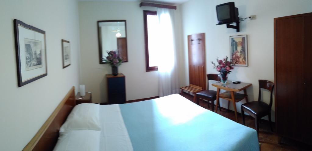 Albergo Al Gobbo Venice Room photo